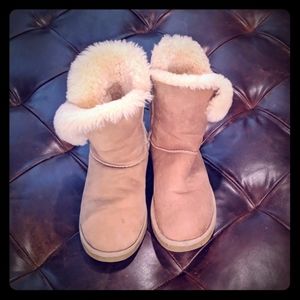 Ugg button Bailey women's size 8